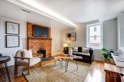 413 Milton Street #1