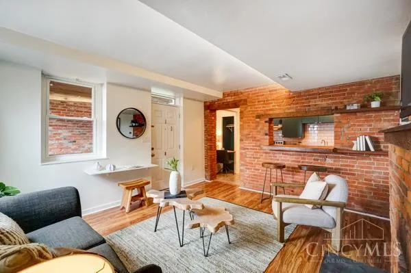 413 Milton Street #1 Cincinnati, OH 45202