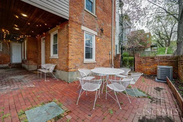413 Milton Street #1 Cincinnati, OH 45202