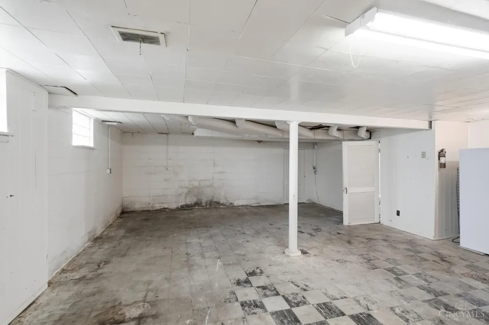1515 Spring Lawn Avenue Cincinnati, OH 45223