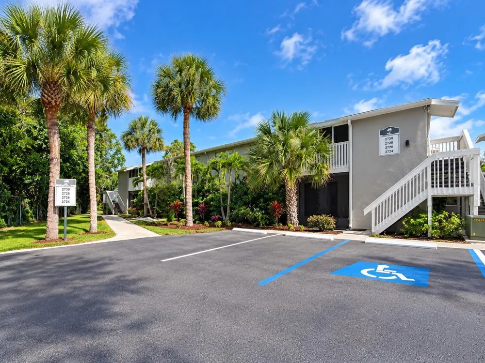 2724 49TH AVENUE W #2724 Bradenton, FL 34207