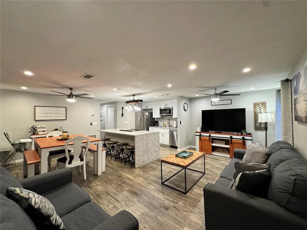 2724 49TH AVENUE W #2724 Bradenton, FL 34207