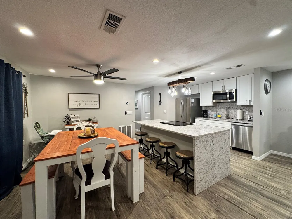 2724 49TH AVENUE W #2724 Bradenton, FL 34207