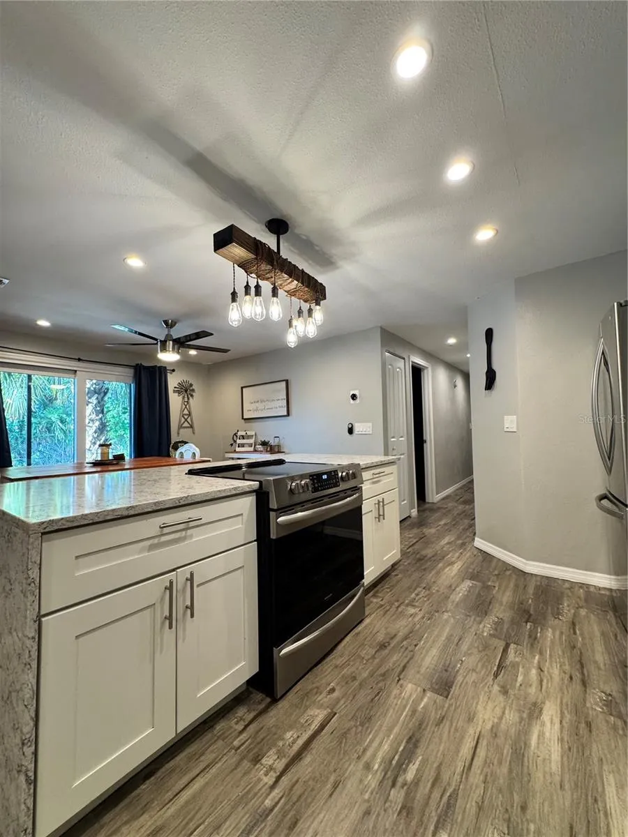 2724 49TH AVENUE W #2724 Bradenton, FL 34207