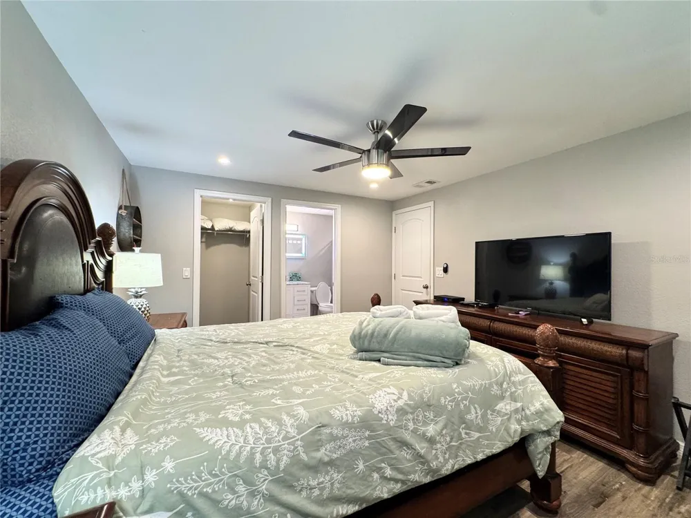 2724 49TH AVENUE W #2724 Bradenton, FL 34207