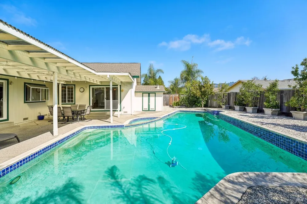5346 Daniel Drive Rohnert Park, CA 94928