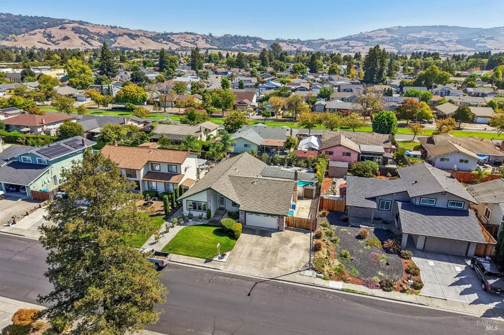 5346 Daniel Drive Rohnert Park, CA 94928