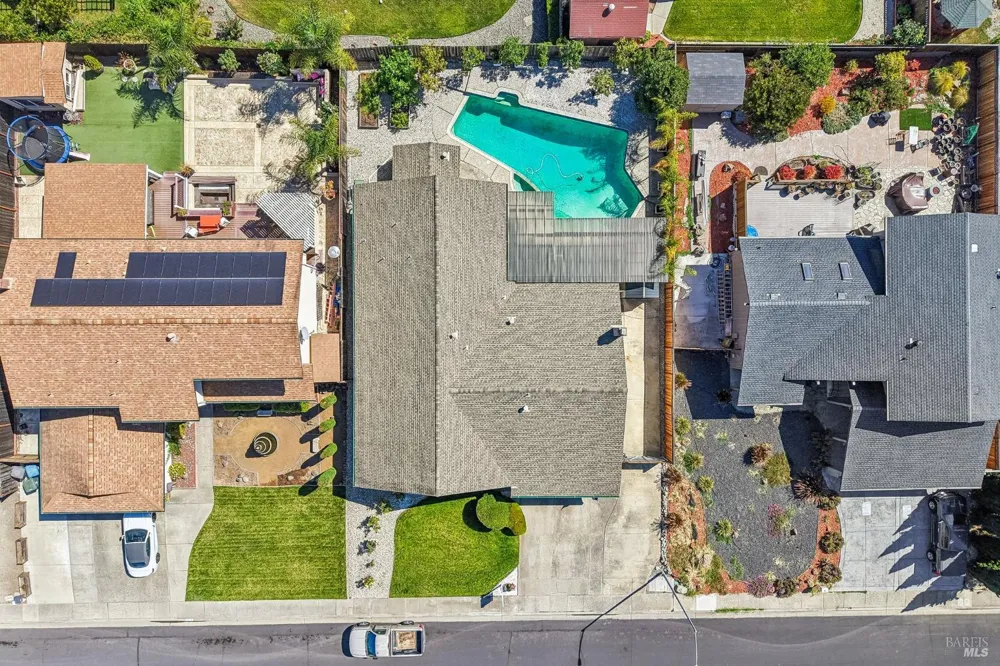 5346 Daniel Drive Rohnert Park, CA 94928