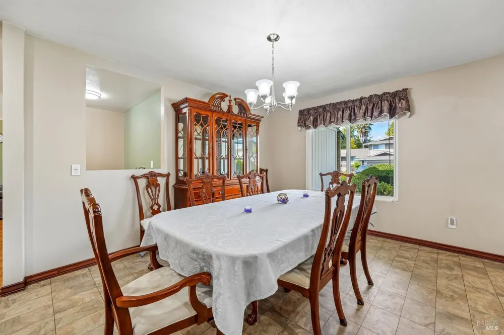 5346 Daniel Drive Rohnert Park, CA 94928