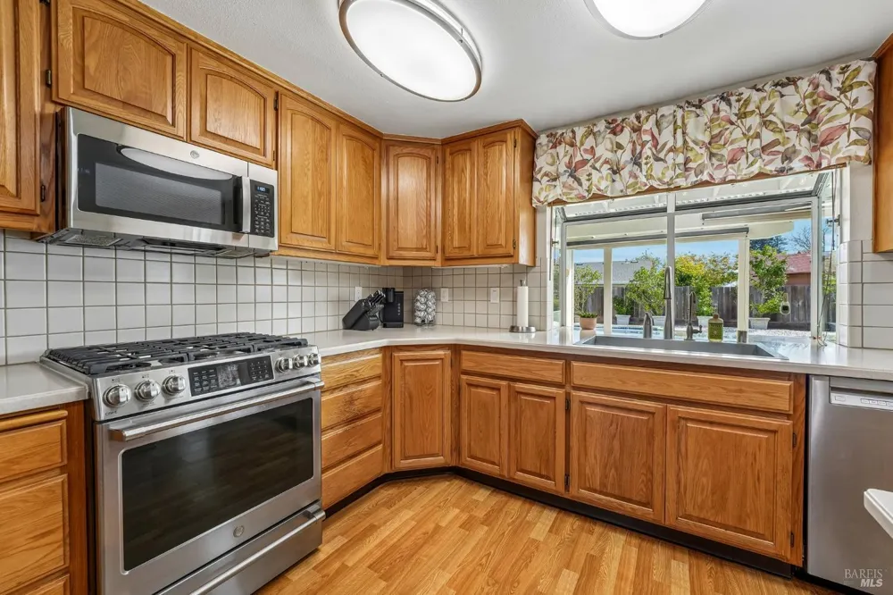 5346 Daniel Drive Rohnert Park, CA 94928