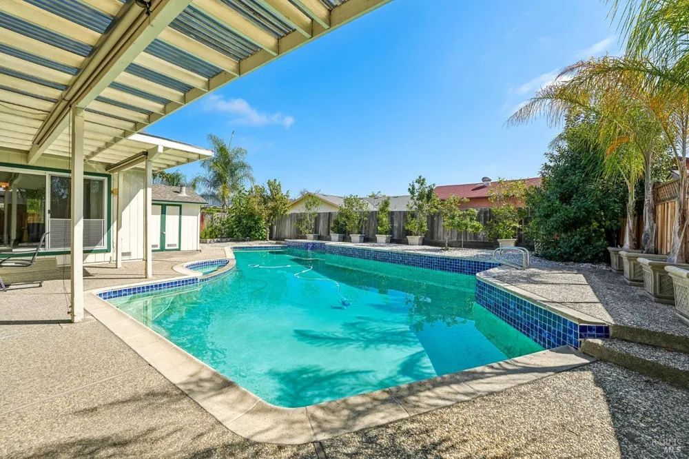 5346 Daniel Drive Rohnert Park, CA 94928