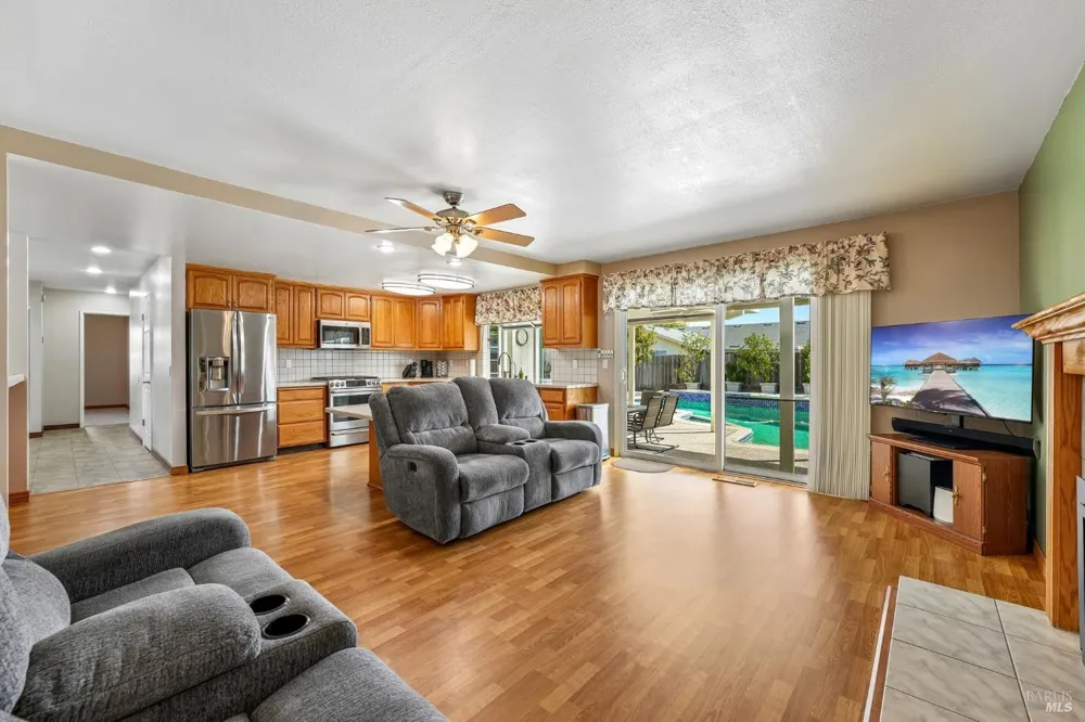 5346 Daniel Drive Rohnert Park, CA 94928