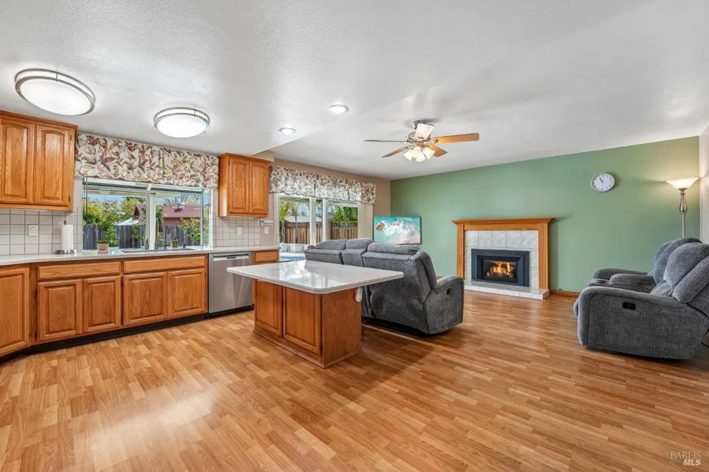 5346 Daniel Drive Rohnert Park, CA 94928