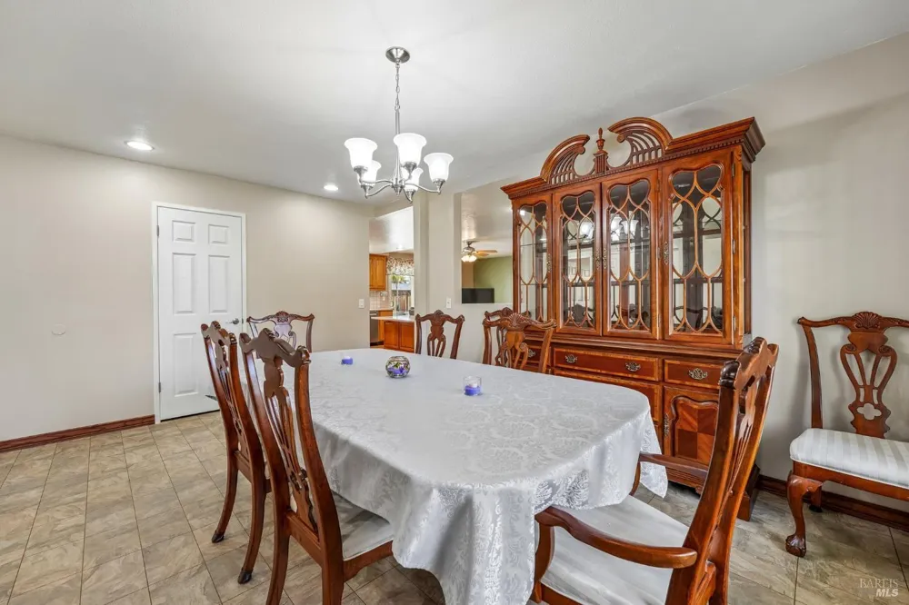 5346 Daniel Drive Rohnert Park, CA 94928
