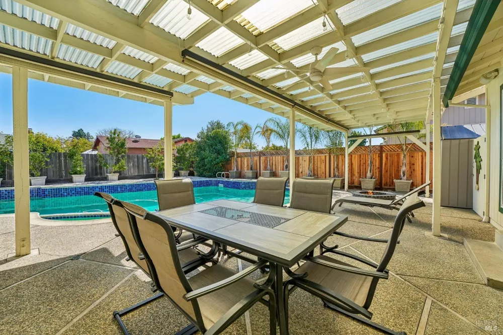 5346 Daniel Drive Rohnert Park, CA 94928