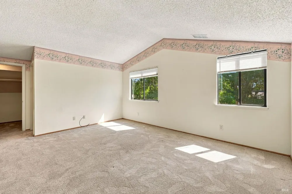 518 March Avenue Healdsburg, CA 95448
