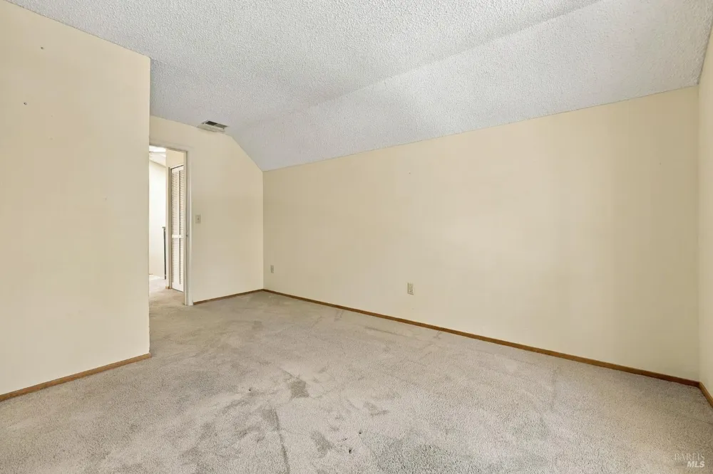 518 March Avenue Healdsburg, CA 95448