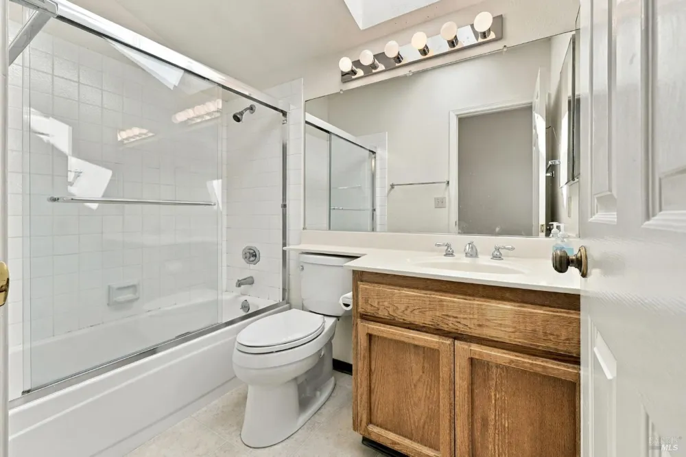 518 March Avenue Healdsburg, CA 95448