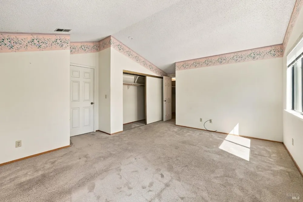 518 March Avenue Healdsburg, CA 95448