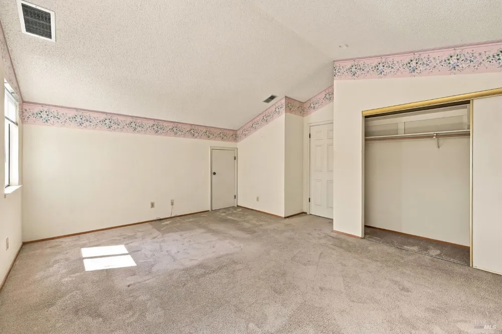 518 March Avenue Healdsburg, CA 95448