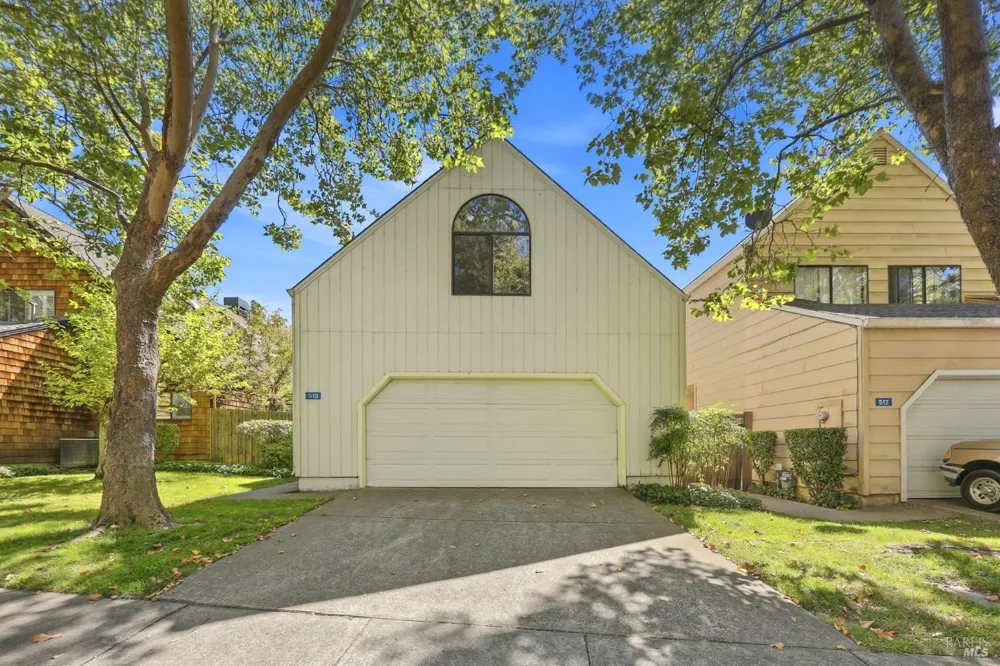 518 March Avenue Healdsburg, CA 95448