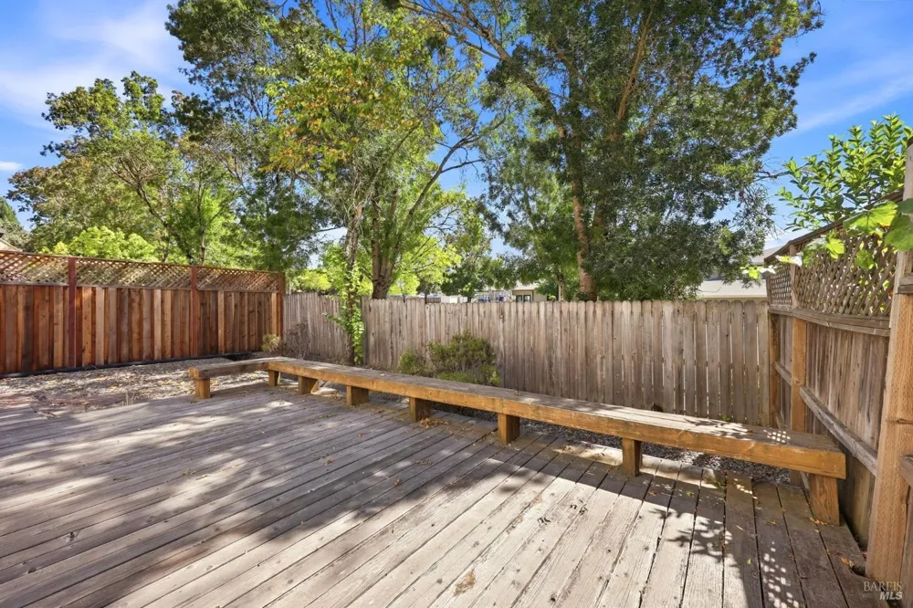 518 March Avenue Healdsburg, CA 95448