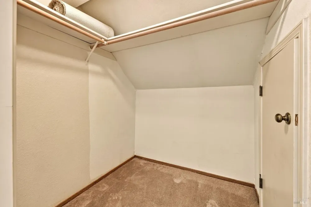 518 March Avenue Healdsburg, CA 95448