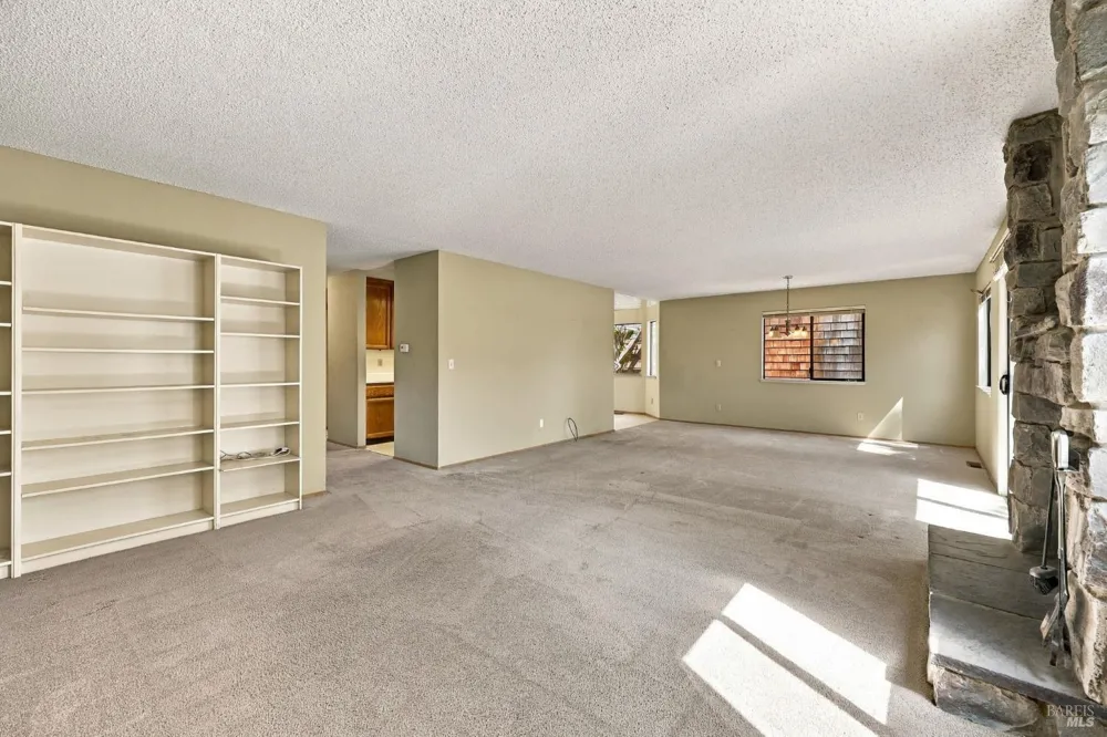 518 March Avenue Healdsburg, CA 95448