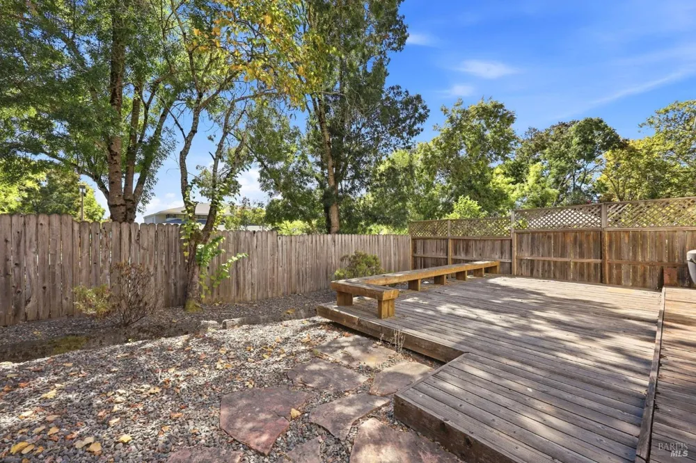 518 March Avenue Healdsburg, CA 95448