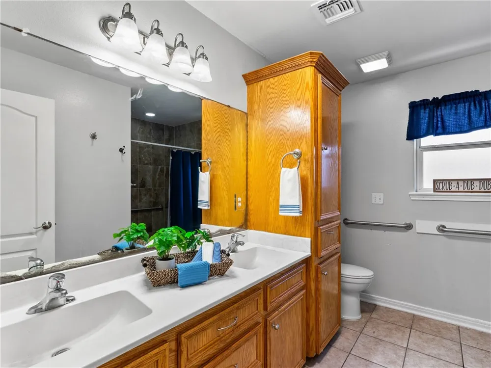 103 Collins Street Odem, TX 78370