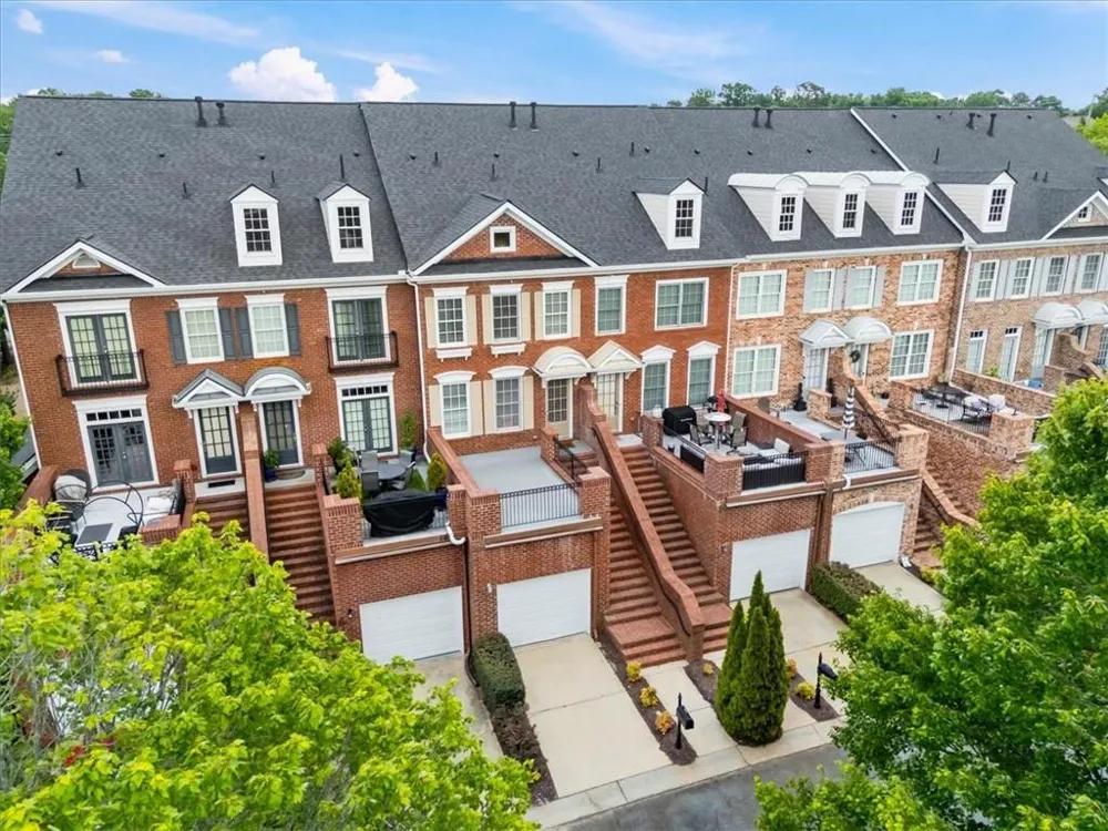 5905 Waters Edge Trail Roswell, GA 30075