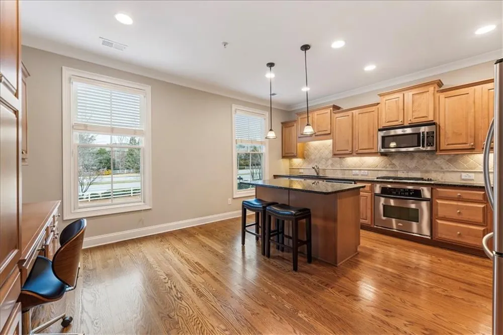 5905 Waters Edge Trail Roswell, GA 30075