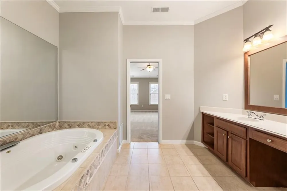 5905 Waters Edge Trail Roswell, GA 30075