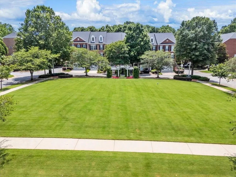 5905 Waters Edge Trail Roswell, GA 30075
