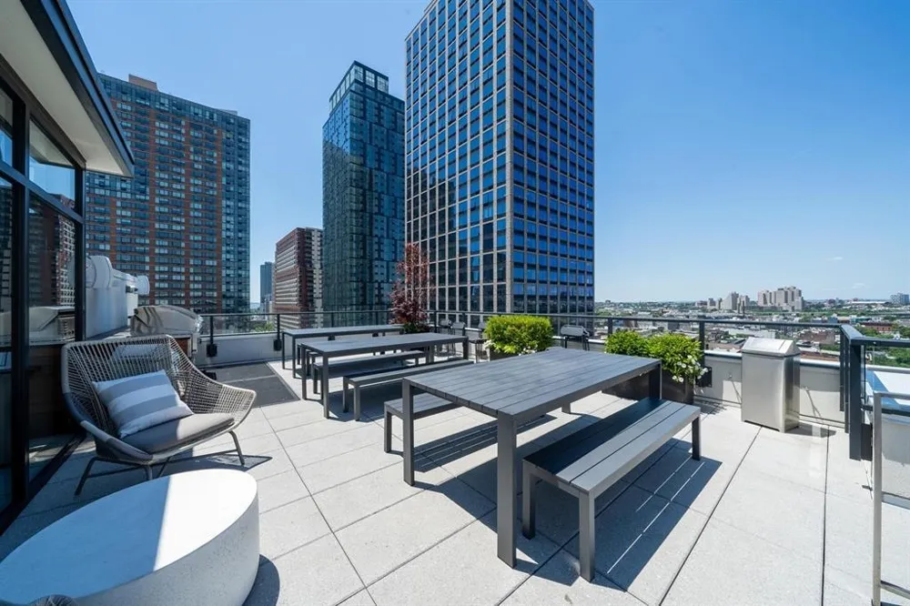 160 1ST ST Jersey City, NJ 07302