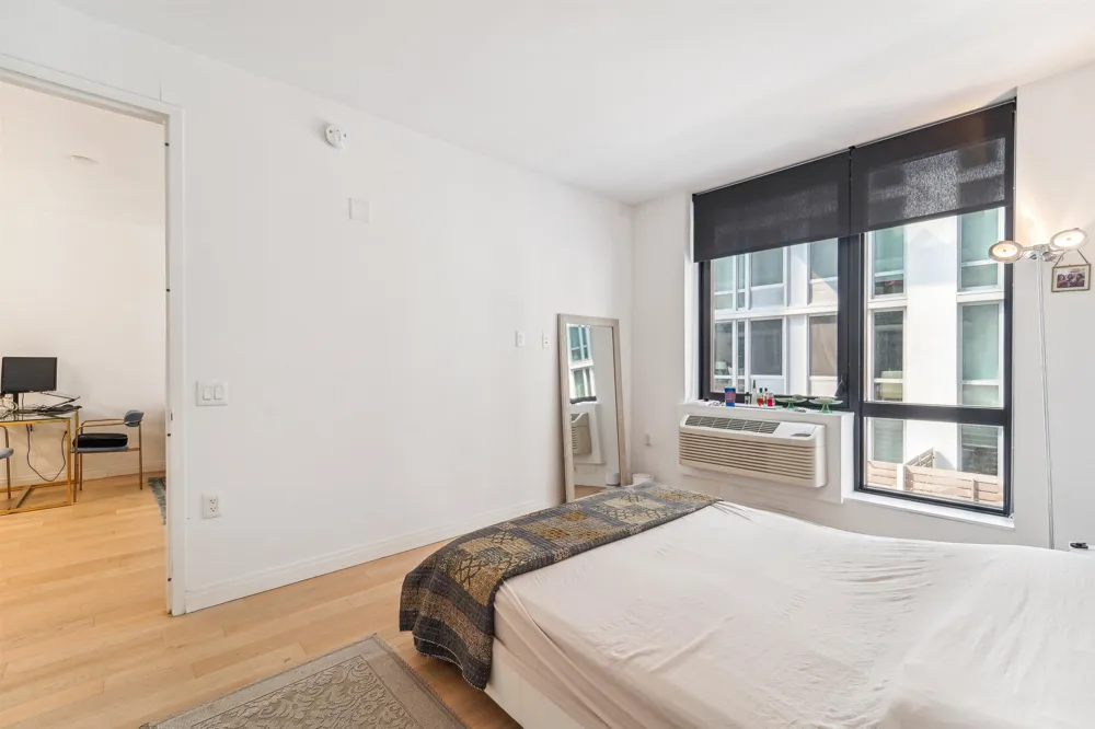 160 1ST ST Jersey City, NJ 07302