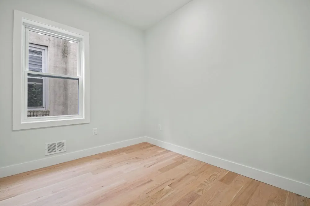 7 LIENAU PL Jersey City, NJ 07306