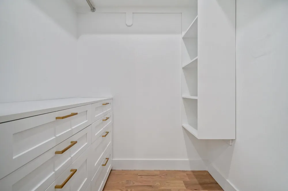 7 LIENAU PL Jersey City, NJ 07306