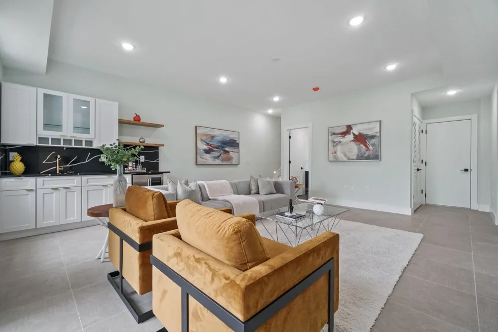 7 LIENAU PL Jersey City, NJ 07306