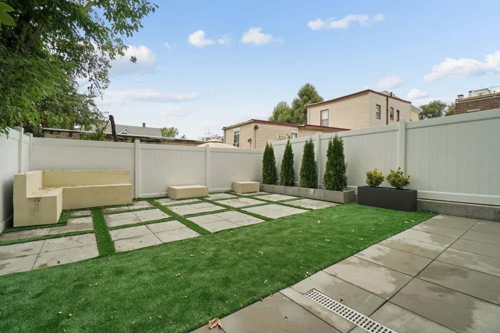 7 LIENAU PL Jersey City, NJ 07306
