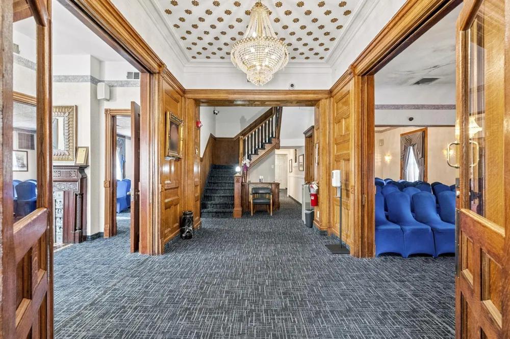 37 CLINTON AVE Jersey City, NJ 07304