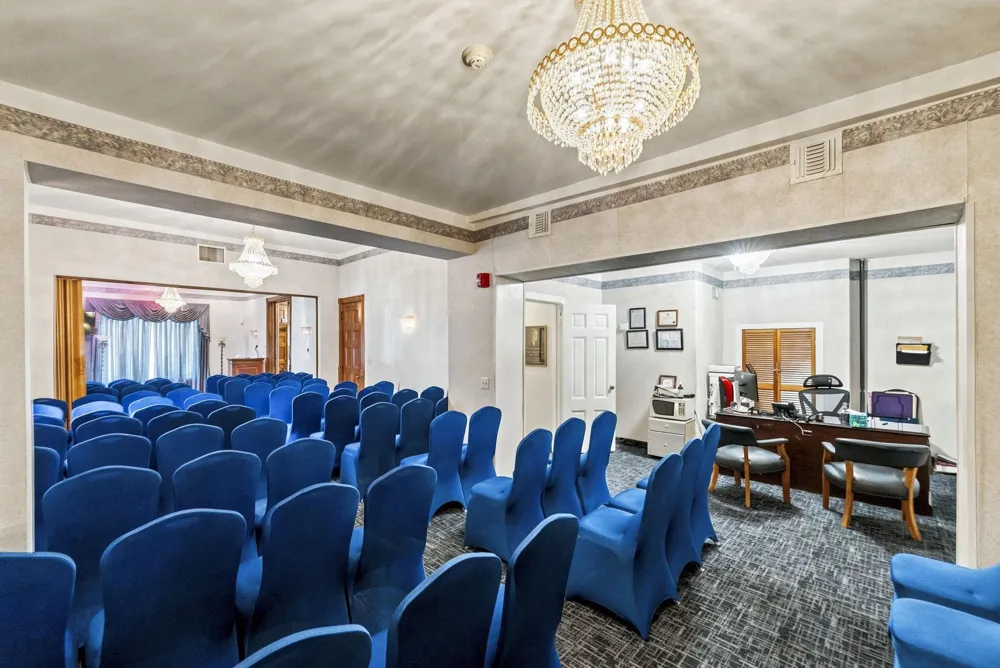 37 CLINTON AVE Jersey City, NJ 07304