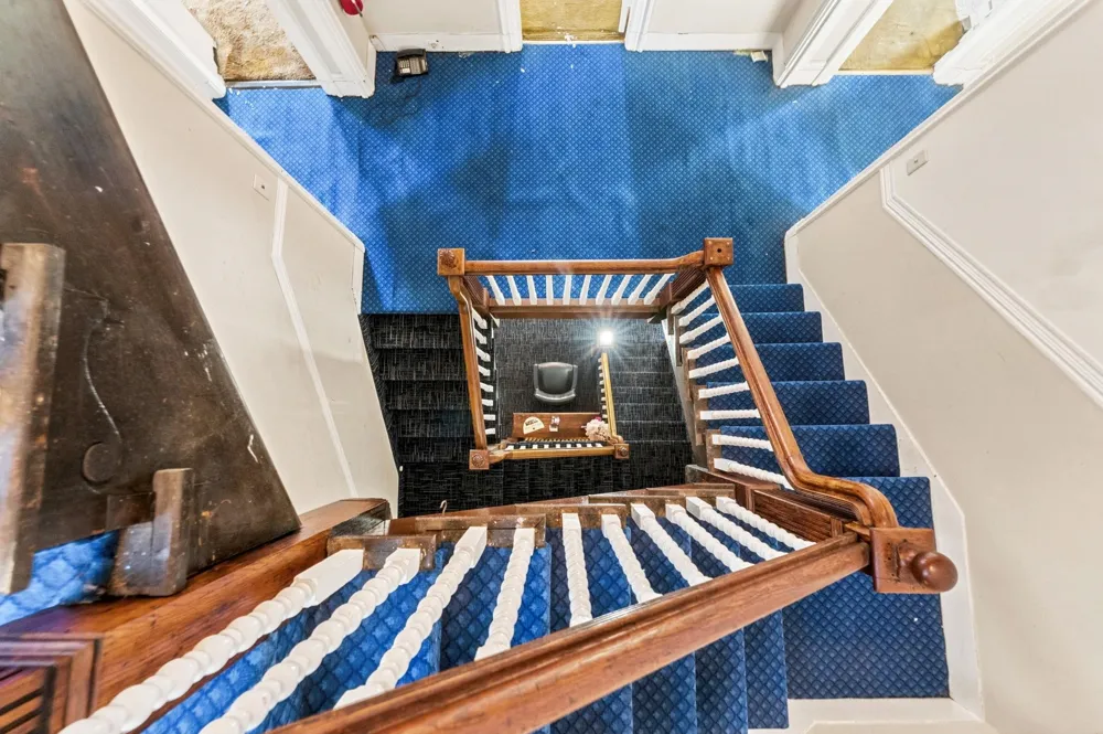 37 CLINTON AVE Jersey City, NJ 07304