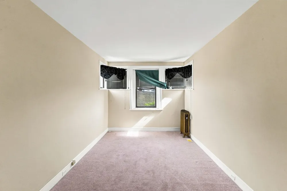 37 CLINTON AVE Jersey City, NJ 07304