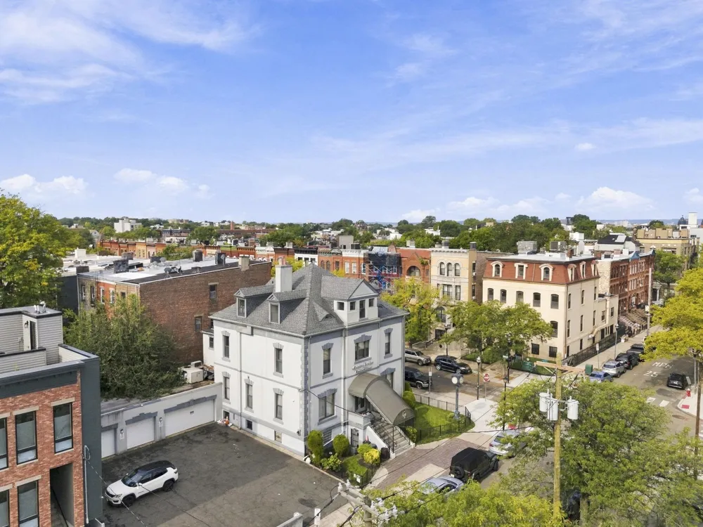 37 CLINTON AVE Jersey City, NJ 07304