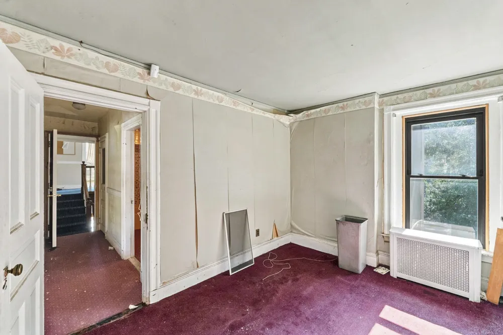 37 CLINTON AVE Jersey City, NJ 07304