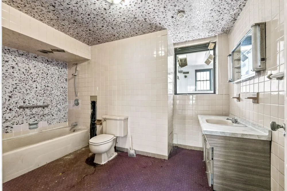 37 CLINTON AVE Jersey City, NJ 07304