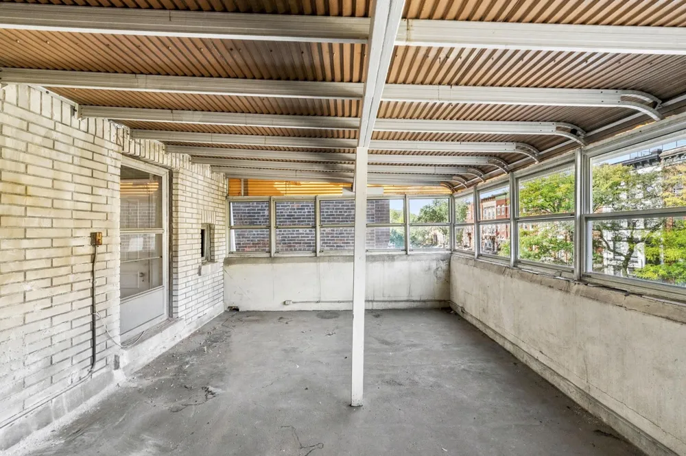 37 CLINTON AVE Jersey City, NJ 07304
