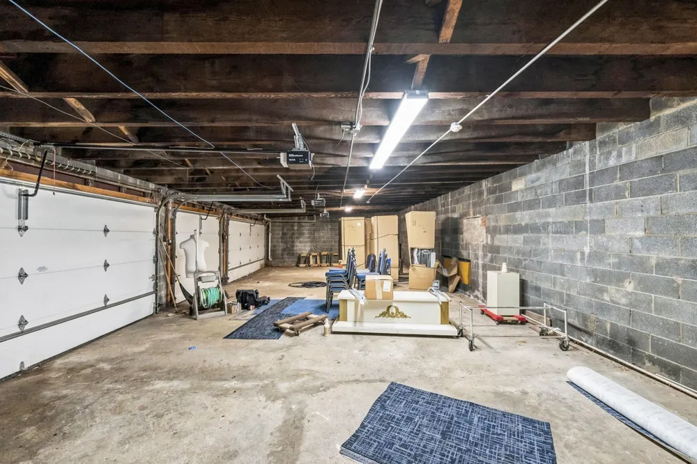 37 CLINTON AVE Jersey City, NJ 07304