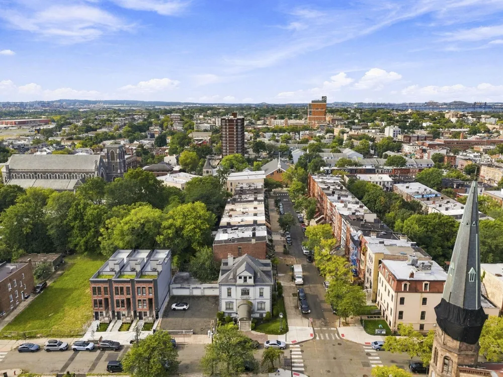 37 CLINTON AVE Jersey City, NJ 07304